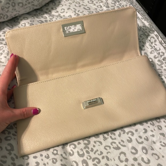 Gold sequin clutch - Picture 3 of 4